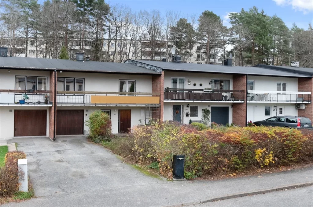 fasadmalning brf jarfalla skalby stockholm